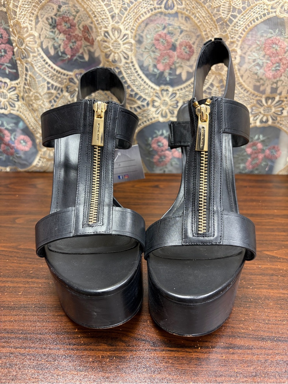 Michael Kors Berkley Platform Sandal - Picture 4 of 8